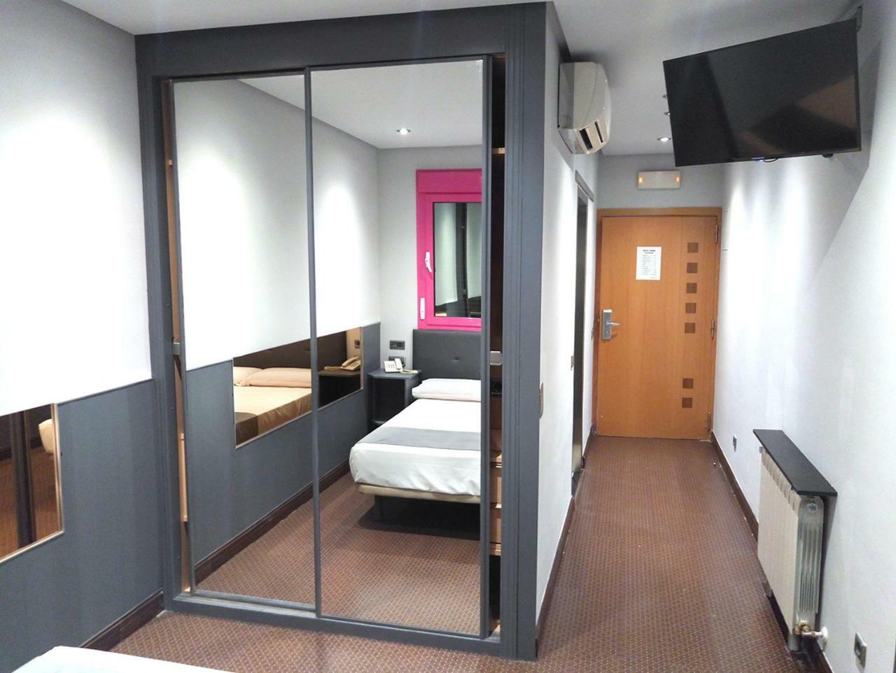 Hotel Fabrik Humanes de Madrid Ngoại thất bức ảnh